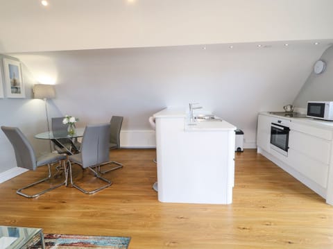 Fridge, dishwasher, electric kettle, toaster