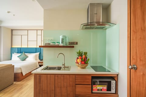 Family Apartment, 2 Bedrooms | Private kitchen | Electric kettle