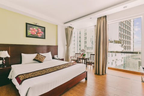 Panoramic Double Room Single Use, 1 King Bed | Minibar, in-room safe, individually furnished, desk