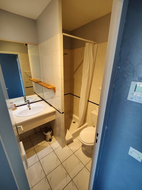 Superior Room, Balcony, City View | Bathroom | Bathtub, hair dryer, towels, soap