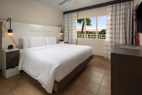 Suite, 1 Bedroom | Egyptian cotton sheets, premium bedding, in-room safe