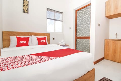 Deluxe Room | Laptop workspace, free WiFi, bed sheets