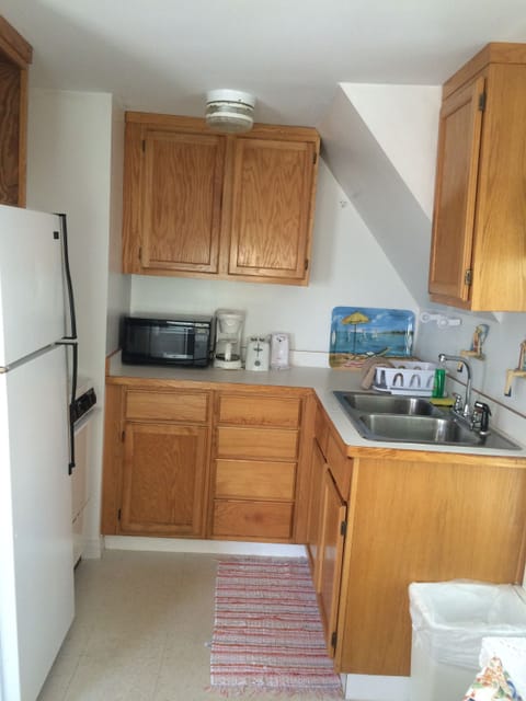 Apartment, 1 Bedroom, Kitchen, Ocean View | Private kitchen | Fridge, microwave, toaster