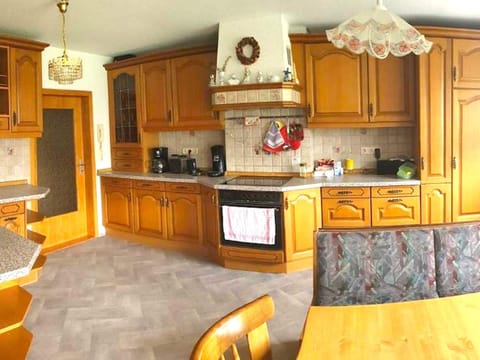 House | Private kitchen | Electric kettle, toaster, highchair