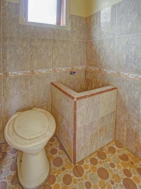 Standard Double Room | Bathroom | Shower, towels