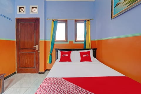 Standard Double Room | Free WiFi, bed sheets