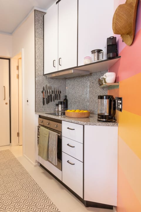 Luxury Studio | Private kitchen | Fridge, microwave, oven, stovetop