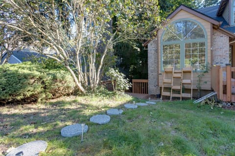 Apartment, 2 Bedrooms, Balcony | Property grounds