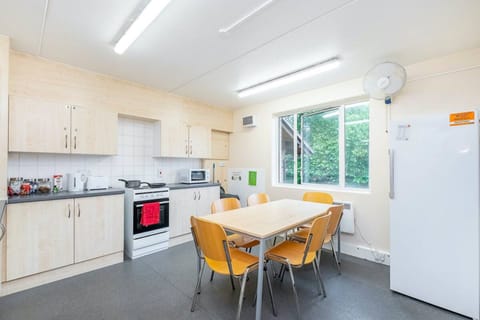 Standard Single Room | Shared kitchen facilities | Fridge, microwave, oven, dishwasher