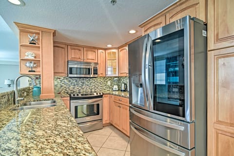 Apartment (2 Bedrooms) | Private kitchen | Microwave, oven, stovetop, dishwasher