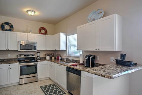 House (2 Bedrooms) | Private kitchen | Microwave, oven, stovetop, dishwasher