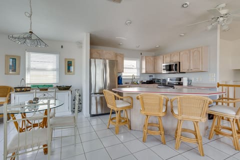 House (3 Bedrooms) | Private kitchen | Microwave, oven, stovetop, dishwasher