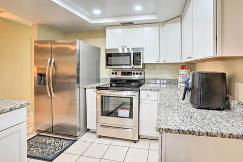 House (4 Bedrooms) | Private kitchen | Microwave, oven, stovetop, dishwasher