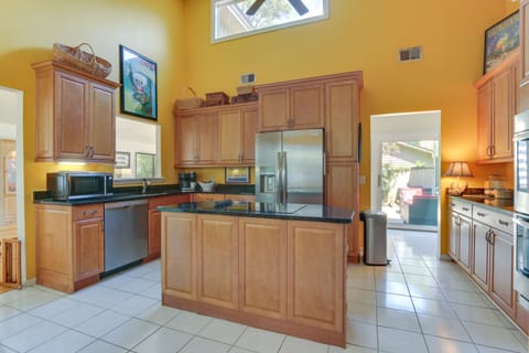 Cottage (2 Bedrooms) | Private kitchen | Microwave, oven, stovetop, dishwasher