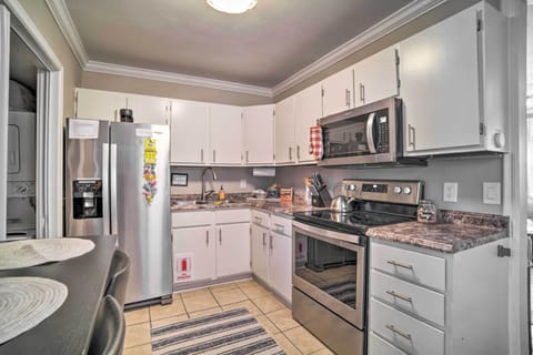 House (2 Bedrooms) | Private kitchen | Microwave, oven, stovetop, dishwasher