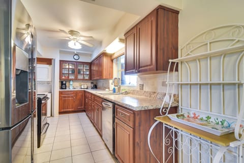 House (2 Bedrooms) | Private kitchen | Microwave, oven, stovetop, dishwasher