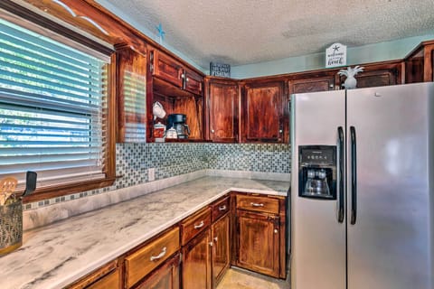 House (4 Bedrooms) | Private kitchen | Microwave, oven, stovetop, dishwasher