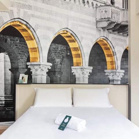 Superior Room, 1 Queen Bed | In-room safe, iron/ironing board, free WiFi, bed sheets