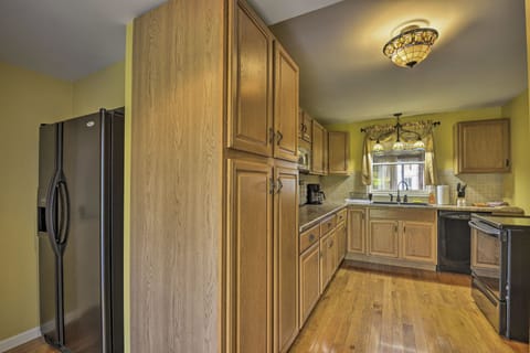 House (3 Bedrooms) | Private kitchen | Microwave, oven, stovetop, dishwasher