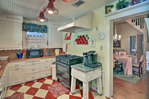 Cottage (5 Bedrooms) | Private kitchen | Microwave, oven, stovetop, dishwasher