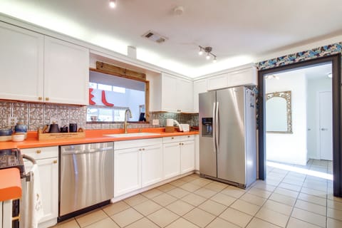 House (3 Bedrooms) | Private kitchen | Microwave, oven, stovetop, dishwasher