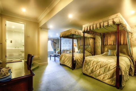 Superior Twin Room, Ensuite (Four Poster) | Premium bedding, memory foam beds, individually decorated