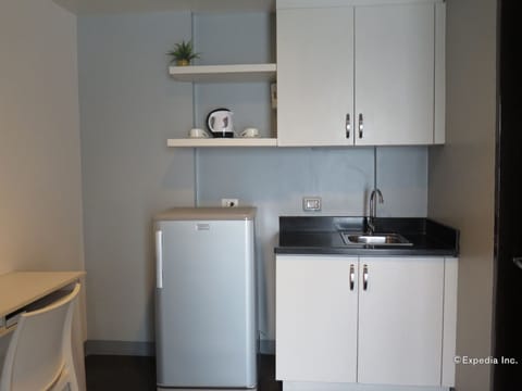 Premier Suite | Private kitchenette