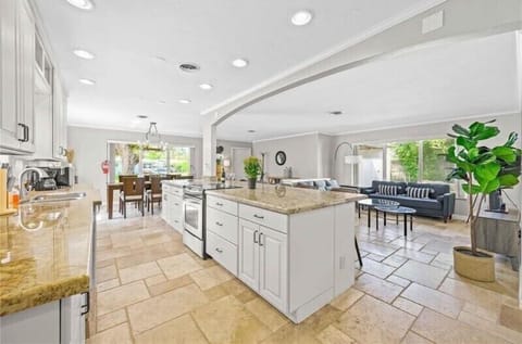 Villa | 3 bedrooms, Internet