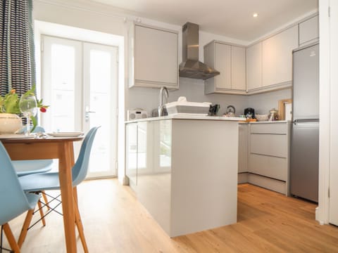 Fridge, dishwasher, electric kettle, toaster