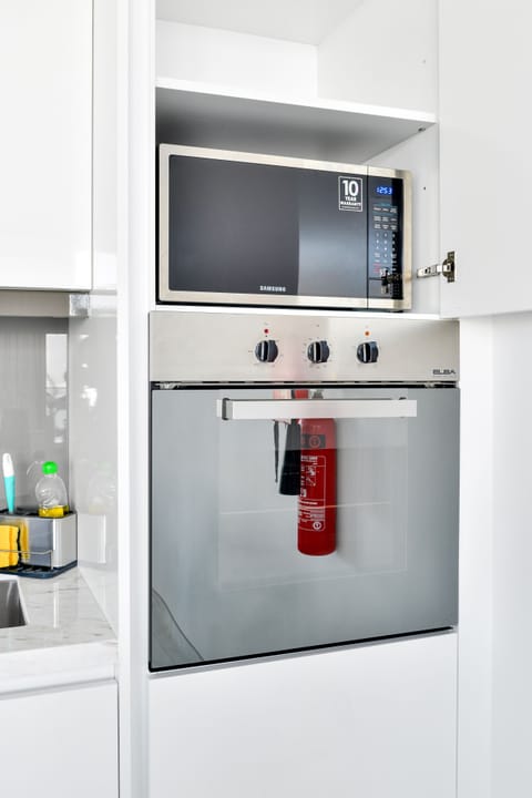 Luxury Apartment, 2 Bedrooms, Balcony, Sea View | Private kitchen | Full-size fridge, microwave, oven, stovetop