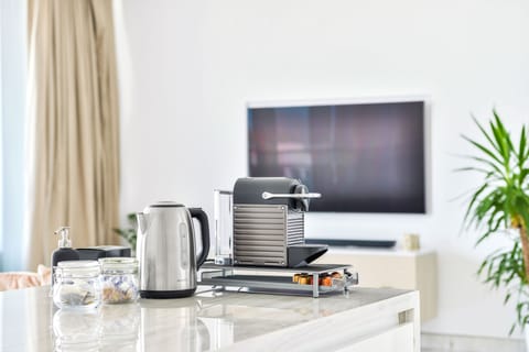 Luxury Apartment, 2 Bedrooms, Balcony, Sea View | Private kitchen | Full-size fridge, microwave, oven, stovetop