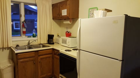 Suite, Non Smoking | Private kitchen | Fridge, microwave