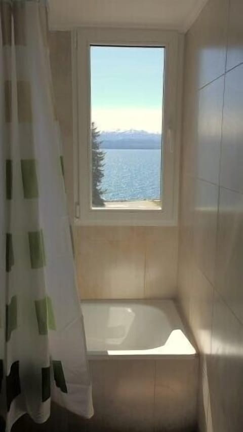 Apartment, 2 Bedrooms | Bathroom | Combined shower/tub, hair dryer, bidet, towels