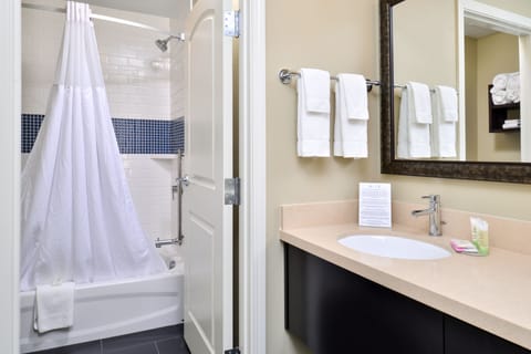 Combined shower/tub, deep soaking tub, free toiletries, hair dryer