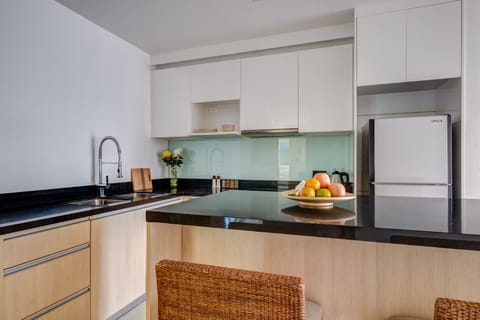 Fridge, toaster, paper towels