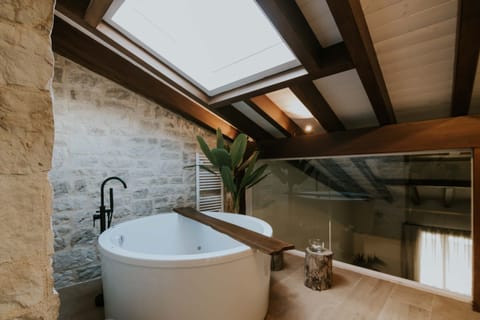 Premium Apartment, Jetted Tub (with sauna - Third) | Private spa tub