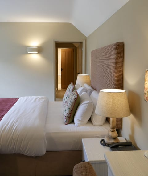 Family Suite | Iron/ironing board, free WiFi, bed sheets