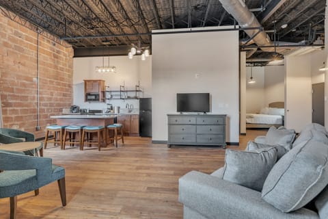 Queen Loft | Living area | 42-inch Smart TV with cable channels, TV