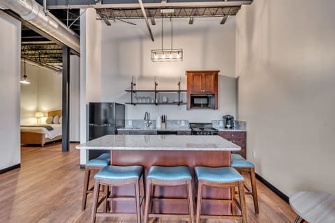 Two Bedroom Two Queen Loft | Private kitchen