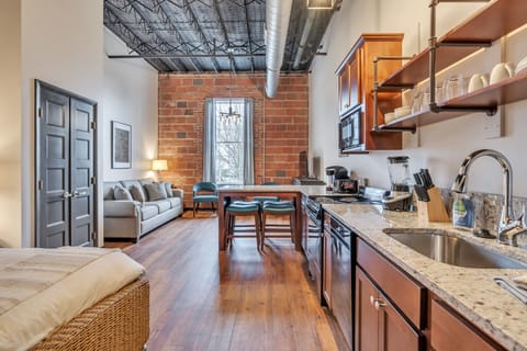 Queen Loft | Private kitchen