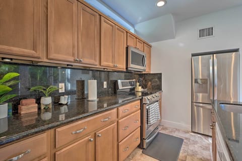 House (2 Bedrooms) | Private kitchen | Microwave, oven, stovetop, dishwasher