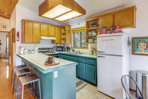 House (2 Bedrooms) | Interior