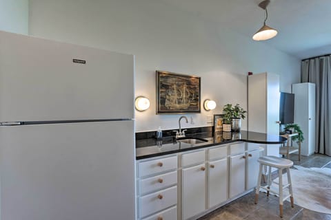 Apartment (0 Bedroom) | Interior