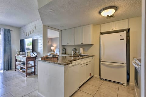 Apartment (2 Bedrooms) | Private kitchen | Microwave, oven, stovetop, dishwasher