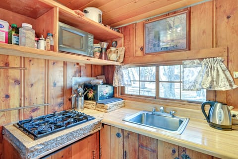 House (2 Bedrooms) | Interior