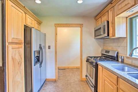 Apartment (2 Bedrooms) | Private kitchen | Microwave, oven, stovetop, dishwasher