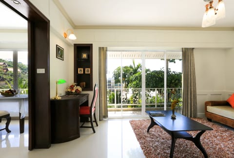 Suite | Living area | LCD TV