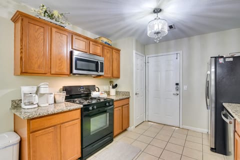 House (3 Bedrooms) | Private kitchen | Microwave, oven, stovetop, dishwasher