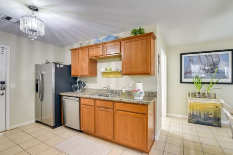 House (3 Bedrooms) | Private kitchen | Microwave, oven, stovetop, dishwasher