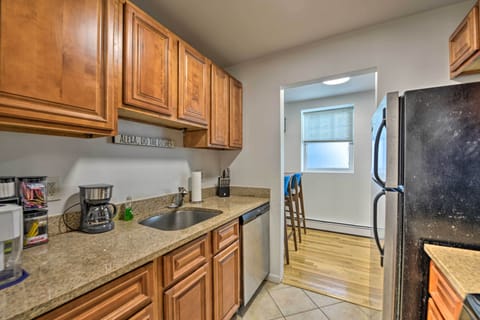 Apartment (2 Bedrooms) | Private kitchen | Microwave, oven, stovetop, dishwasher